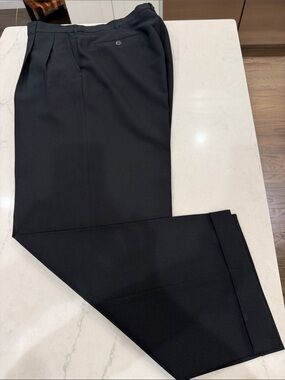 Perry Ellis Men's Black Pleated Dress Pants